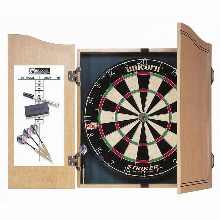 Комплект для дартс Striker Home Darts Centre